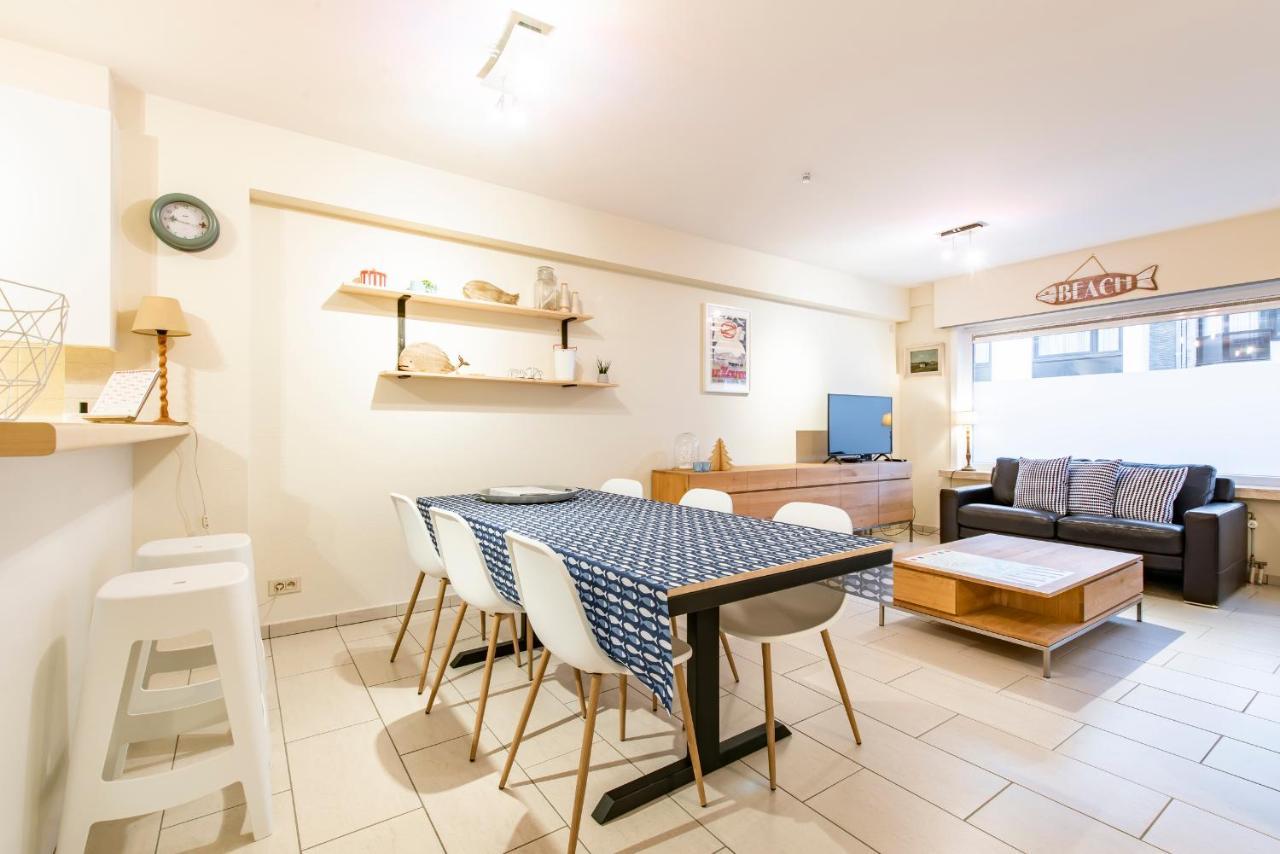 Centrally Located In Apartment